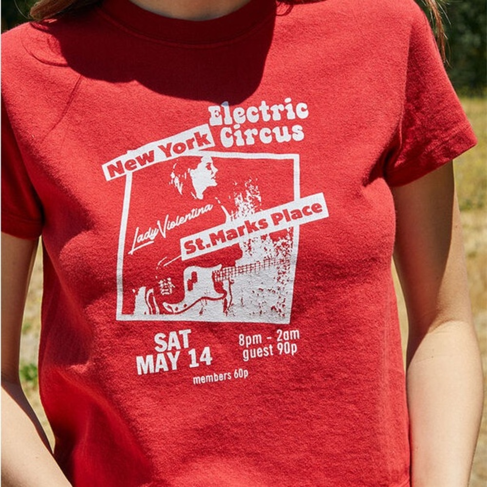 red brandy tee